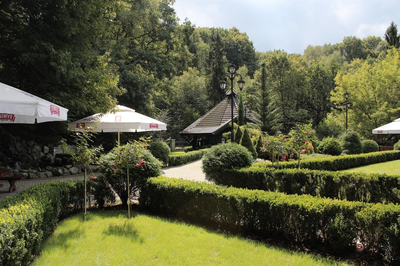 Hotel "Dworek Lesniczowka" Wodzislaw Slaski Exterior photo