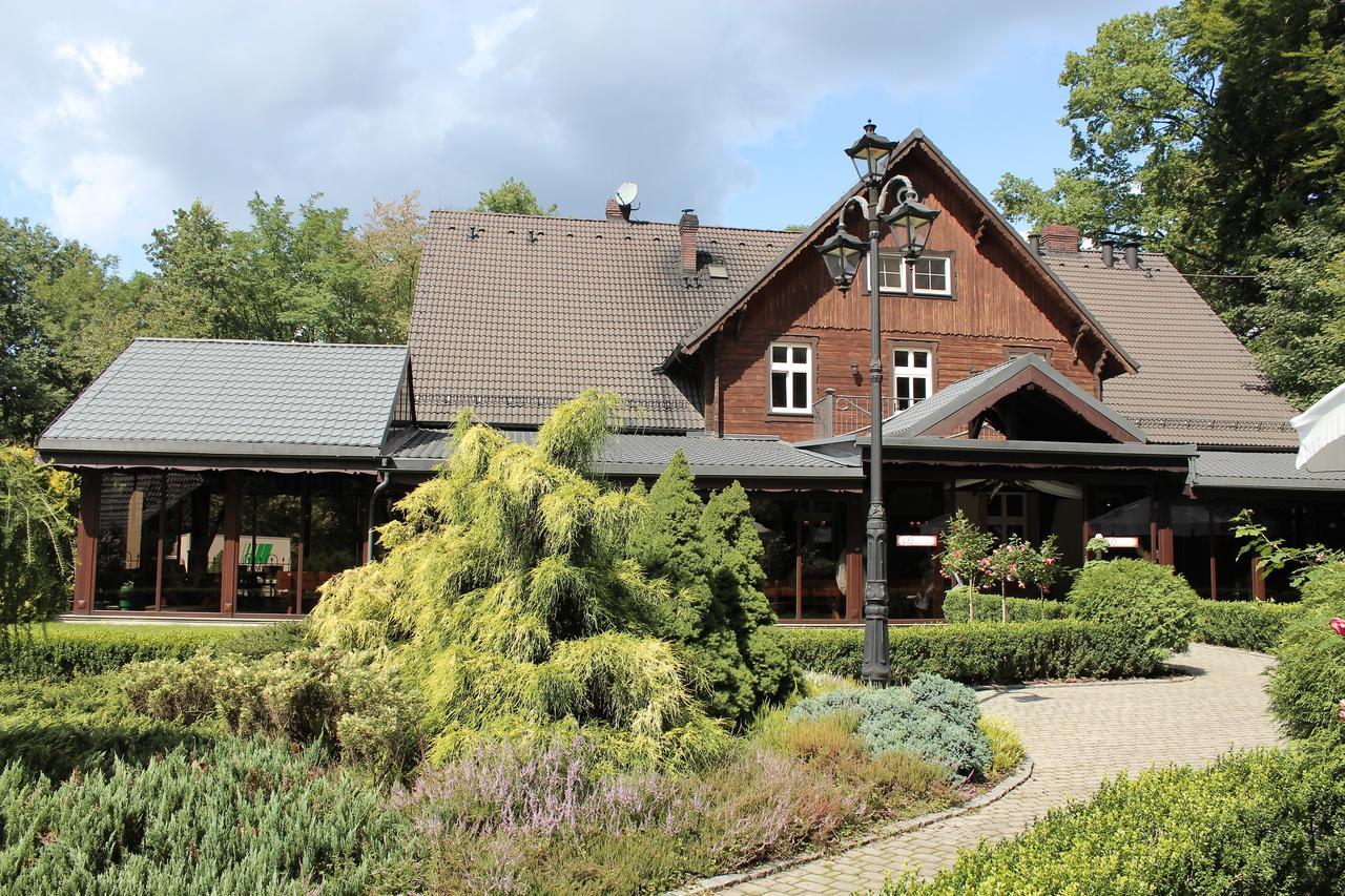 Hotel "Dworek Lesniczowka" Wodzislaw Slaski Exterior photo